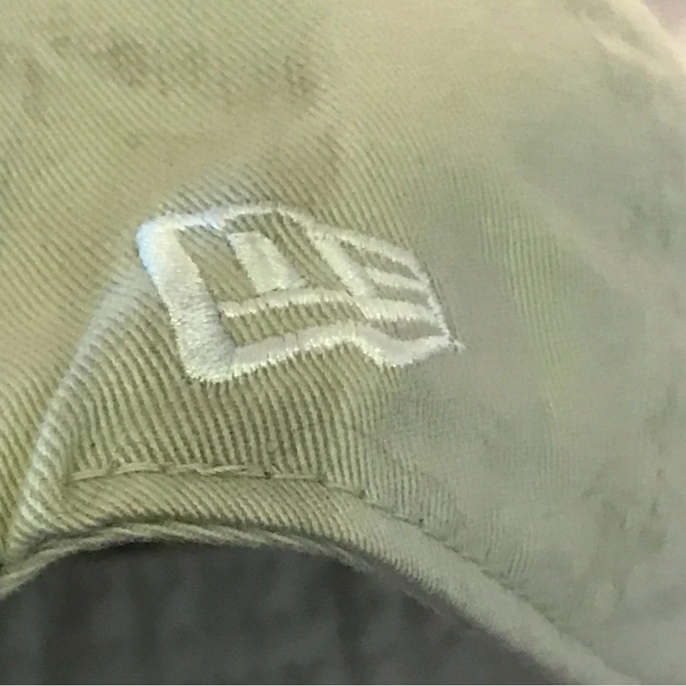 New Era adjustable buckle
